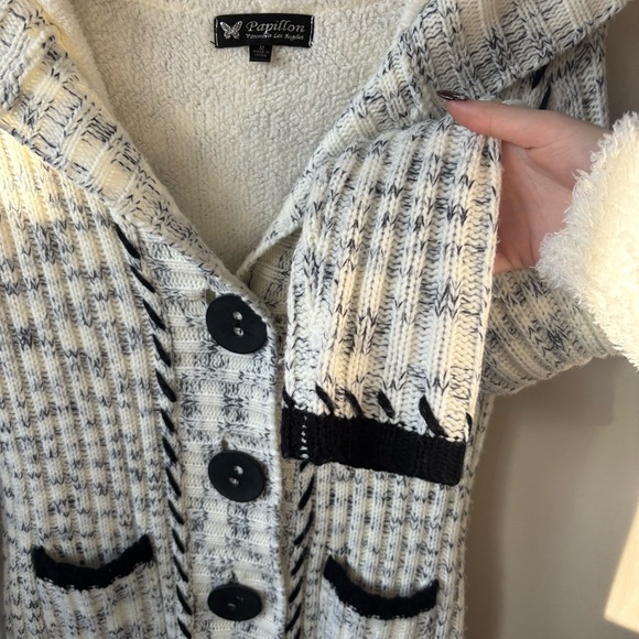 Papillon Y2K Black and White Knit Cardigan - Picture 2 of 8